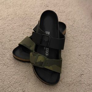 Birkenstock Dual-Tone Black and Olive Sandals